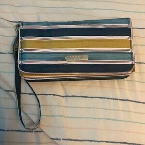 Baggallini RFID Protected Wristlet